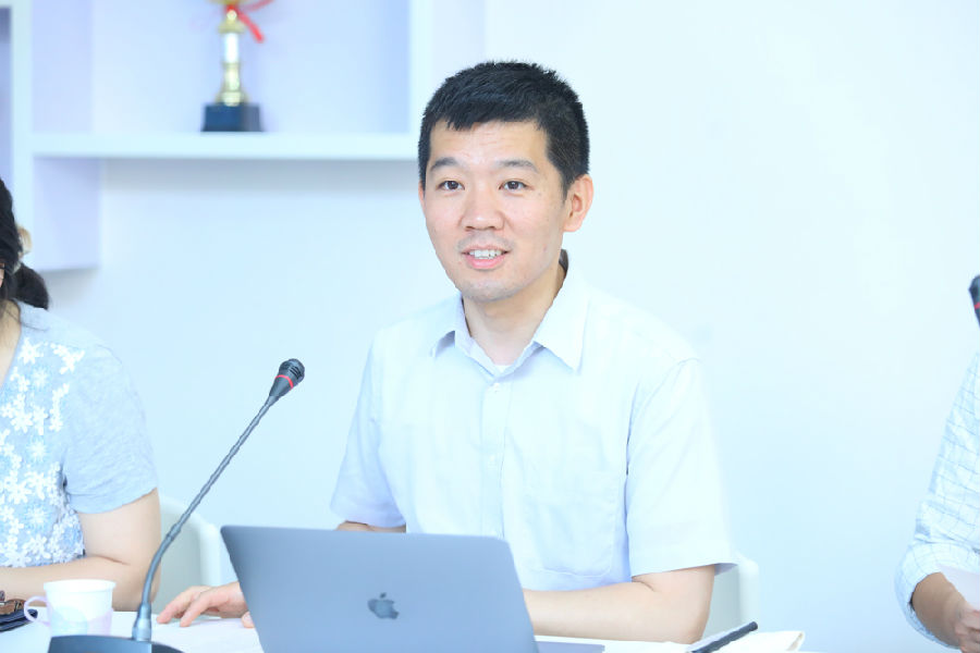 liu.jpg liu.jpg